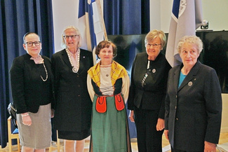 Kaisa Ainasoja, Maija Fredrikson, Salme Pihlajamaa, Helka Urponen ja Hannele Simonen