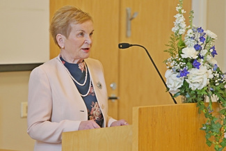 Kunniapuheenjohtaja Hannele Pokka piti juhlapuheen