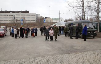 Lotille ja pikkulotille sotilaskotisisarten kahvit ennen kiitoskonserttia