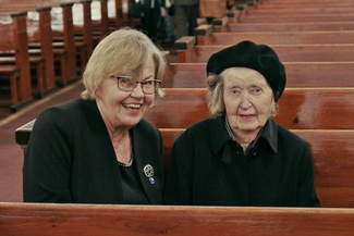 Lotta Irja Junes ja Helka Urponen